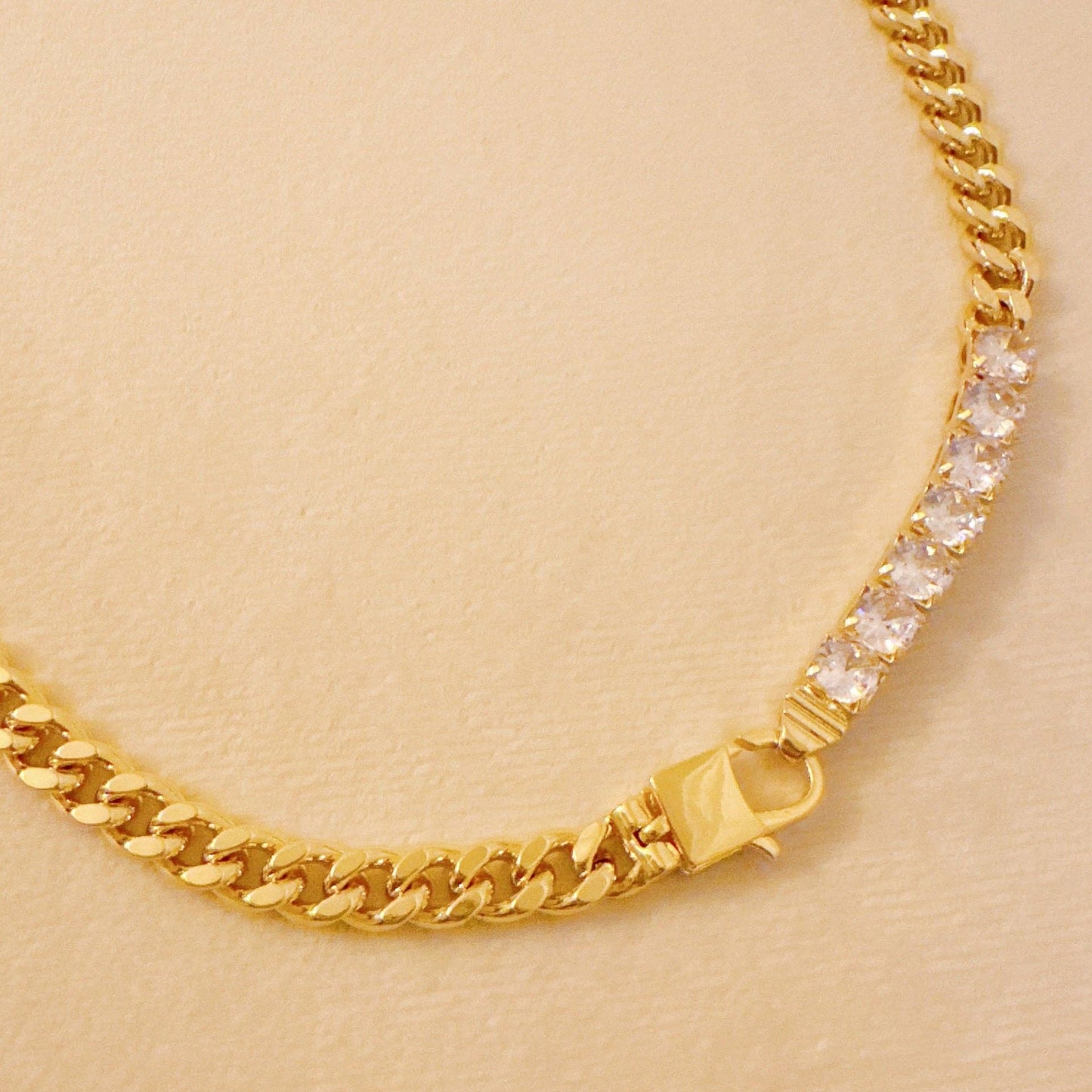 Glitz and Glam Chain Necklace